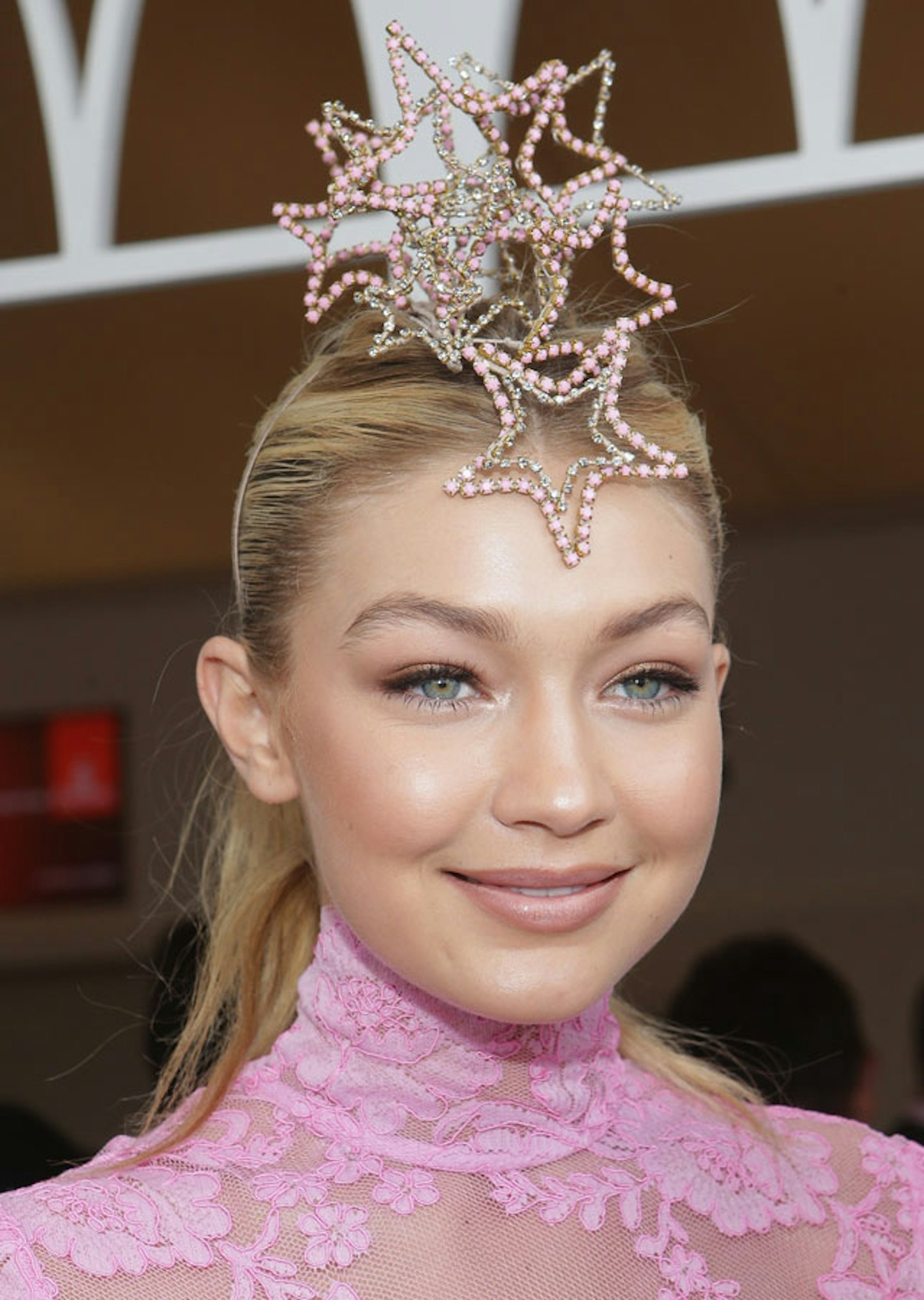 Gigi Hadid fascinator