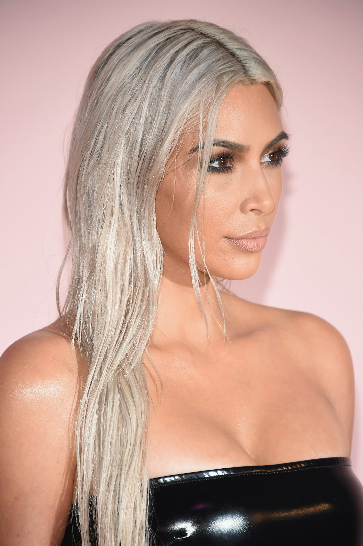 Kim Kardashian unveils new silver hair