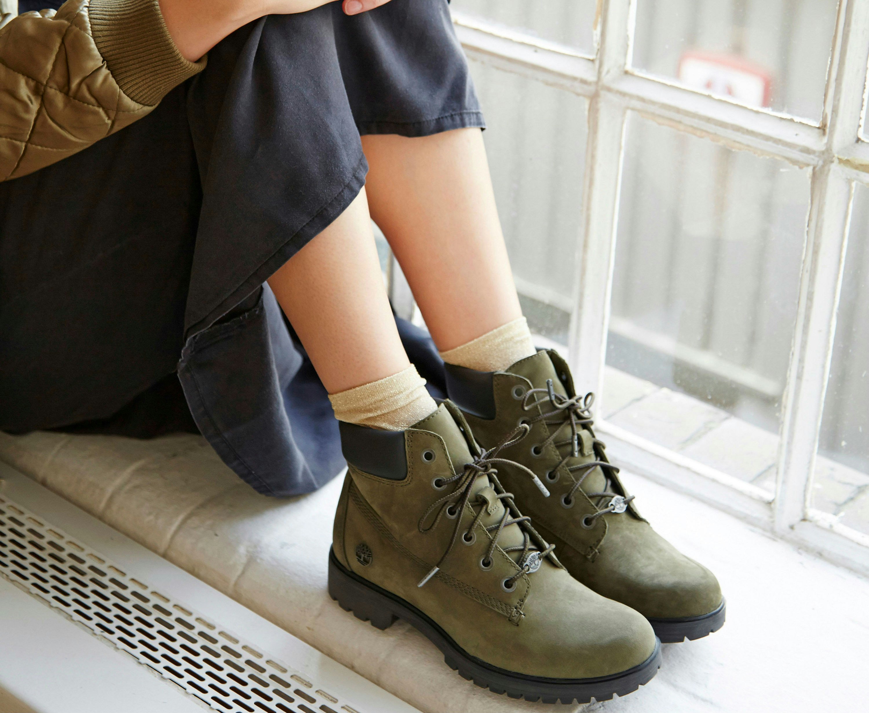 Olive green timberlands  Outfits with leggings, Green leggings