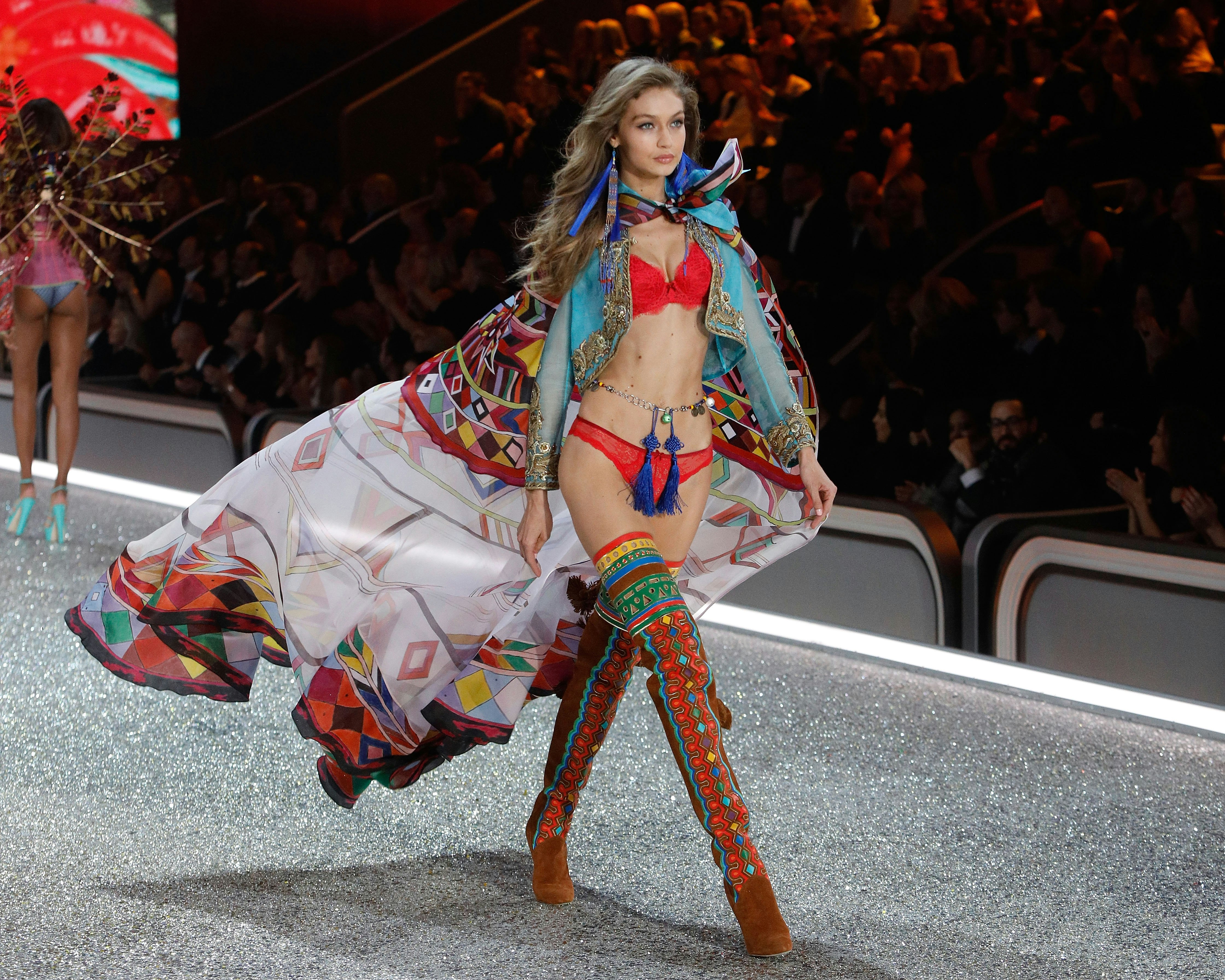 Where can I watch the Victoria's Secret 2016 Fashion show in the UK and  what happened during the Paris catwalk show?