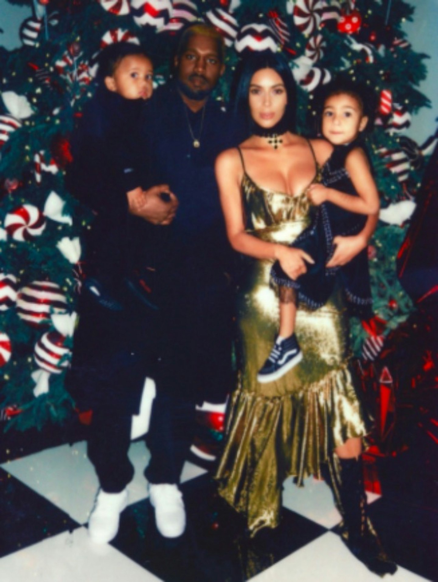 Kanye's Twitter pic of the fam