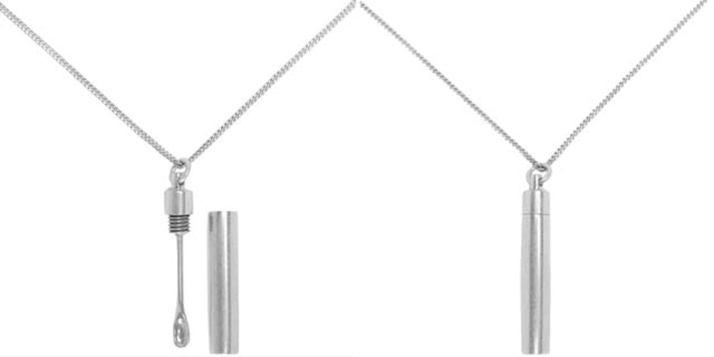 vetements necklace