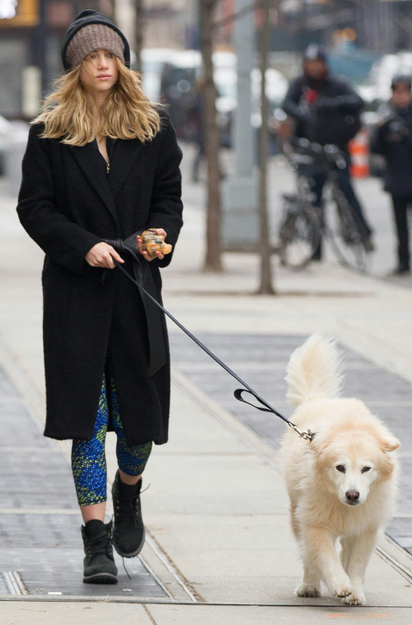 Suki Waterhouse and dog