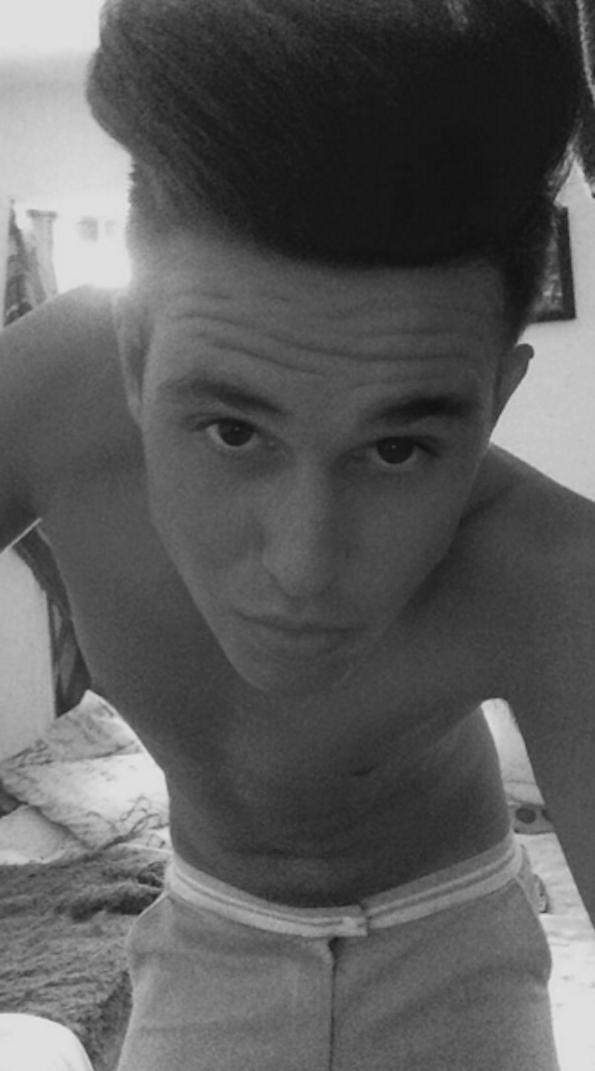 Naked Selfie Controversy: Hyland'S Epic Clapback - mvphvc1