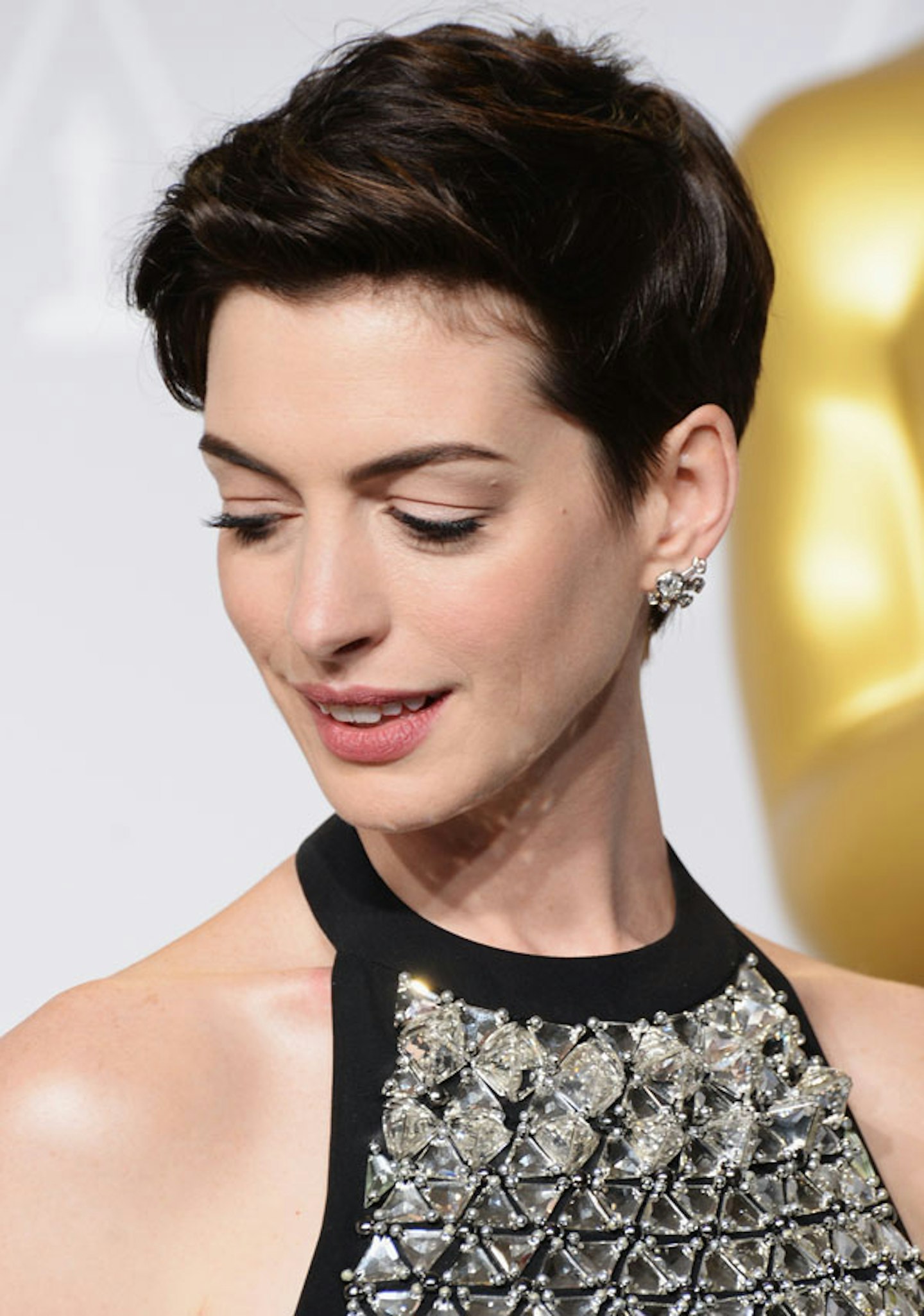 charlize theron anne hathaway hair short hairstyle