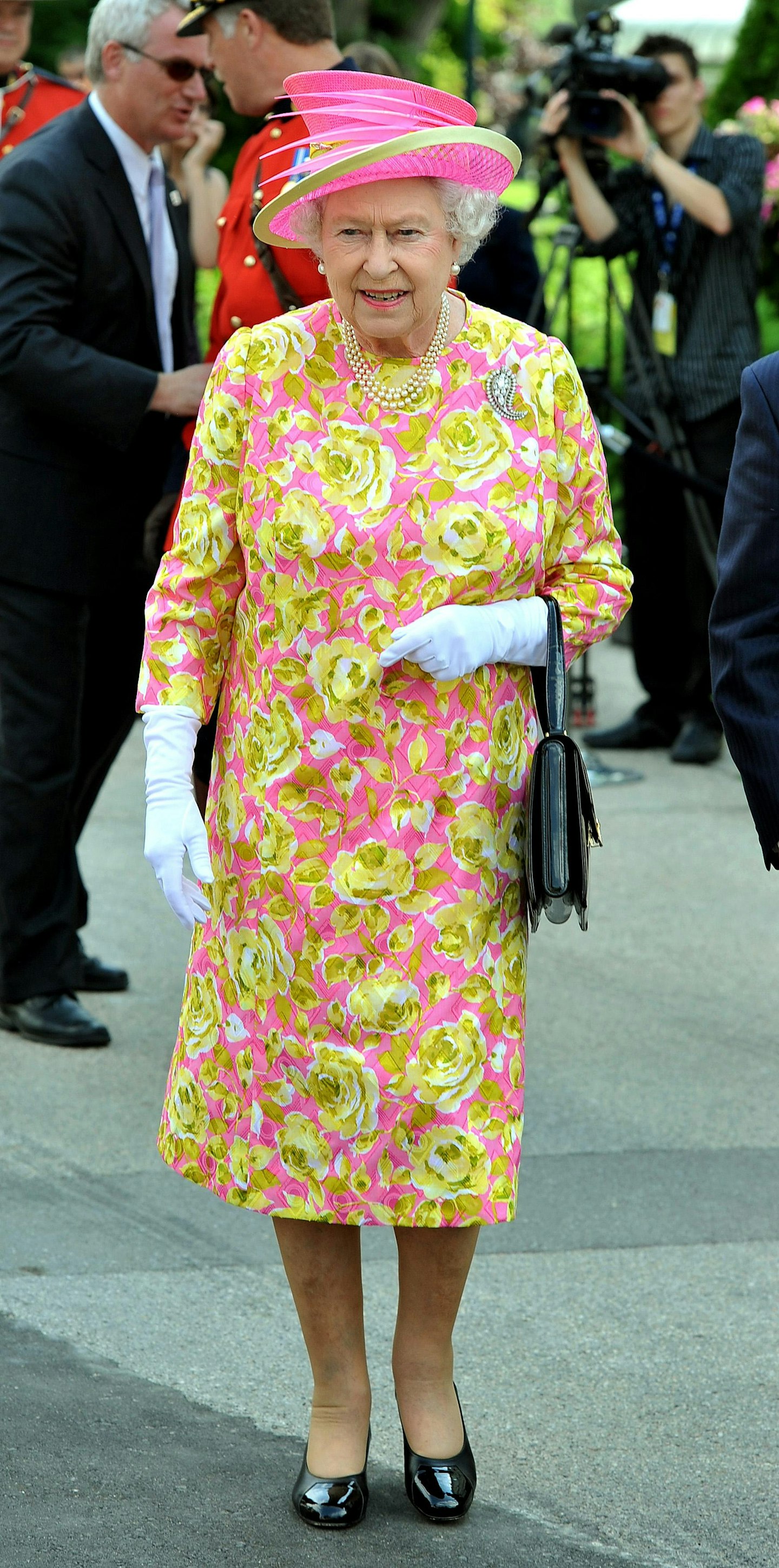 queen-yellow-floral
