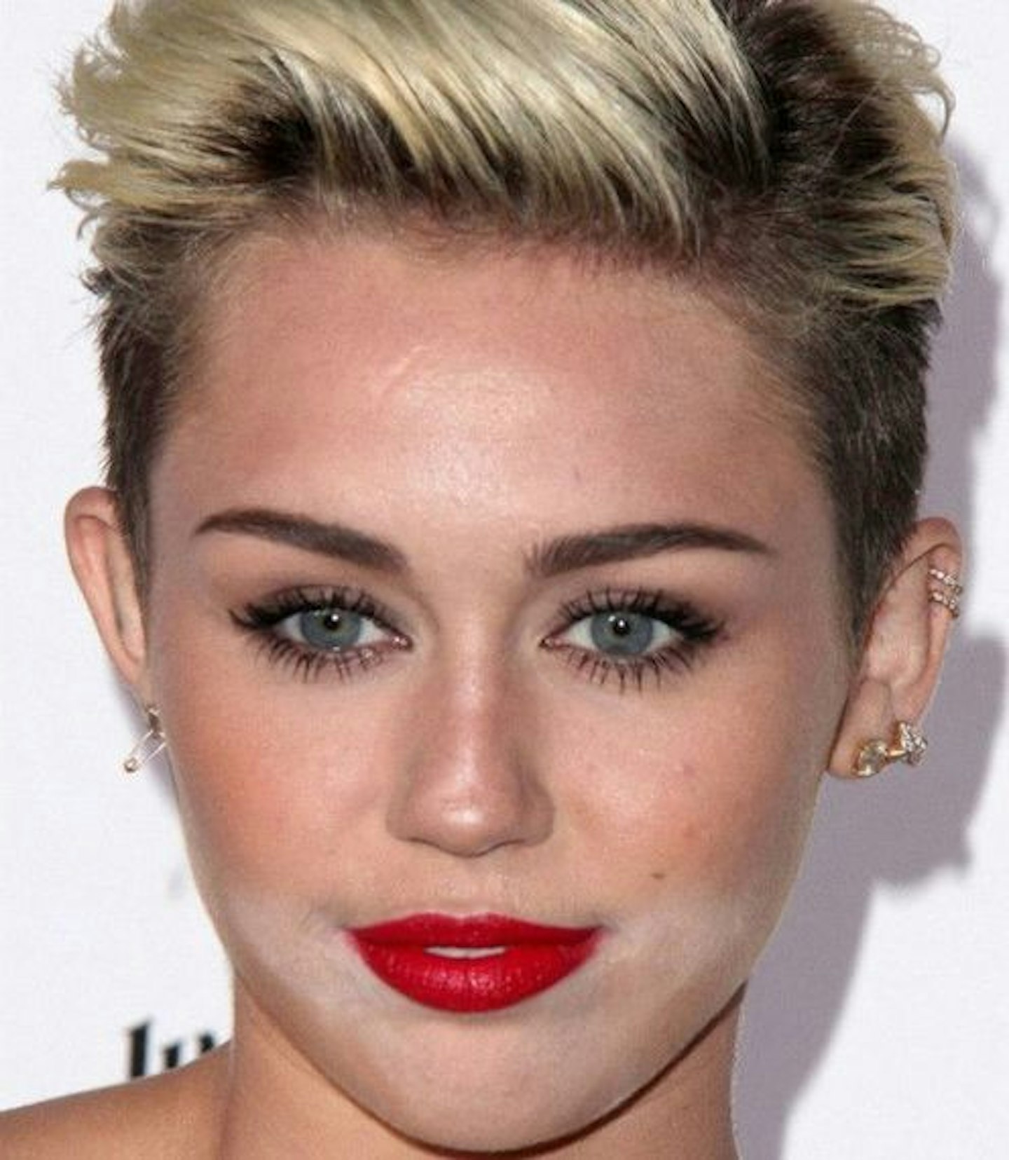 miley-cyrus-make-up-fail