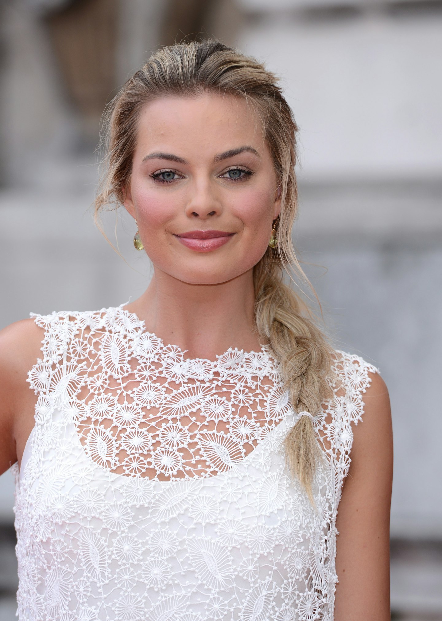 margot robbie hair styles