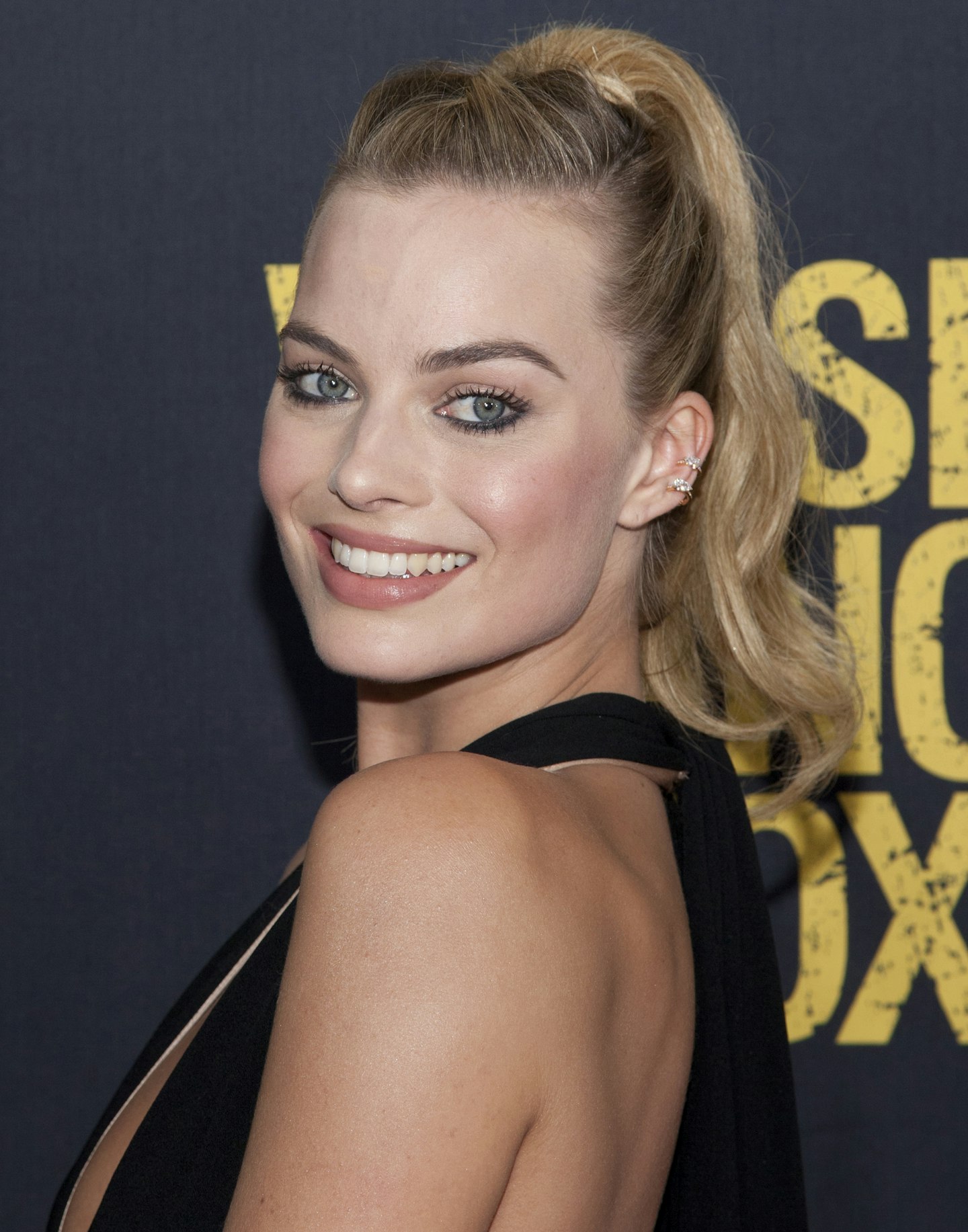 margot robbie hair styles