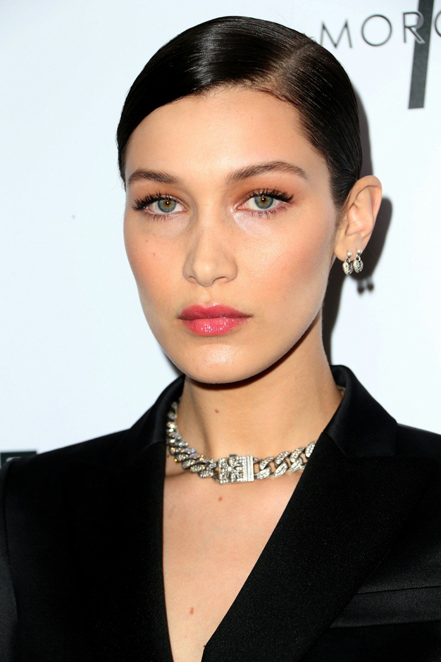 bella hadid beauty hair make up dior best looks gallery model gigi hadid the weeknd model