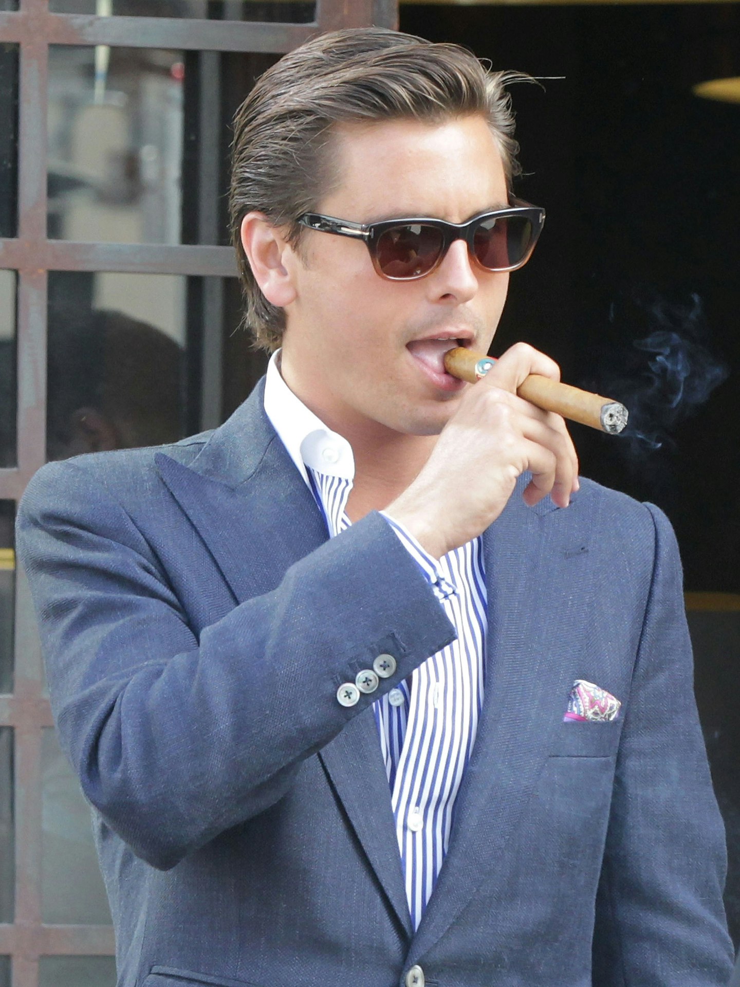 scott-disick-smoking