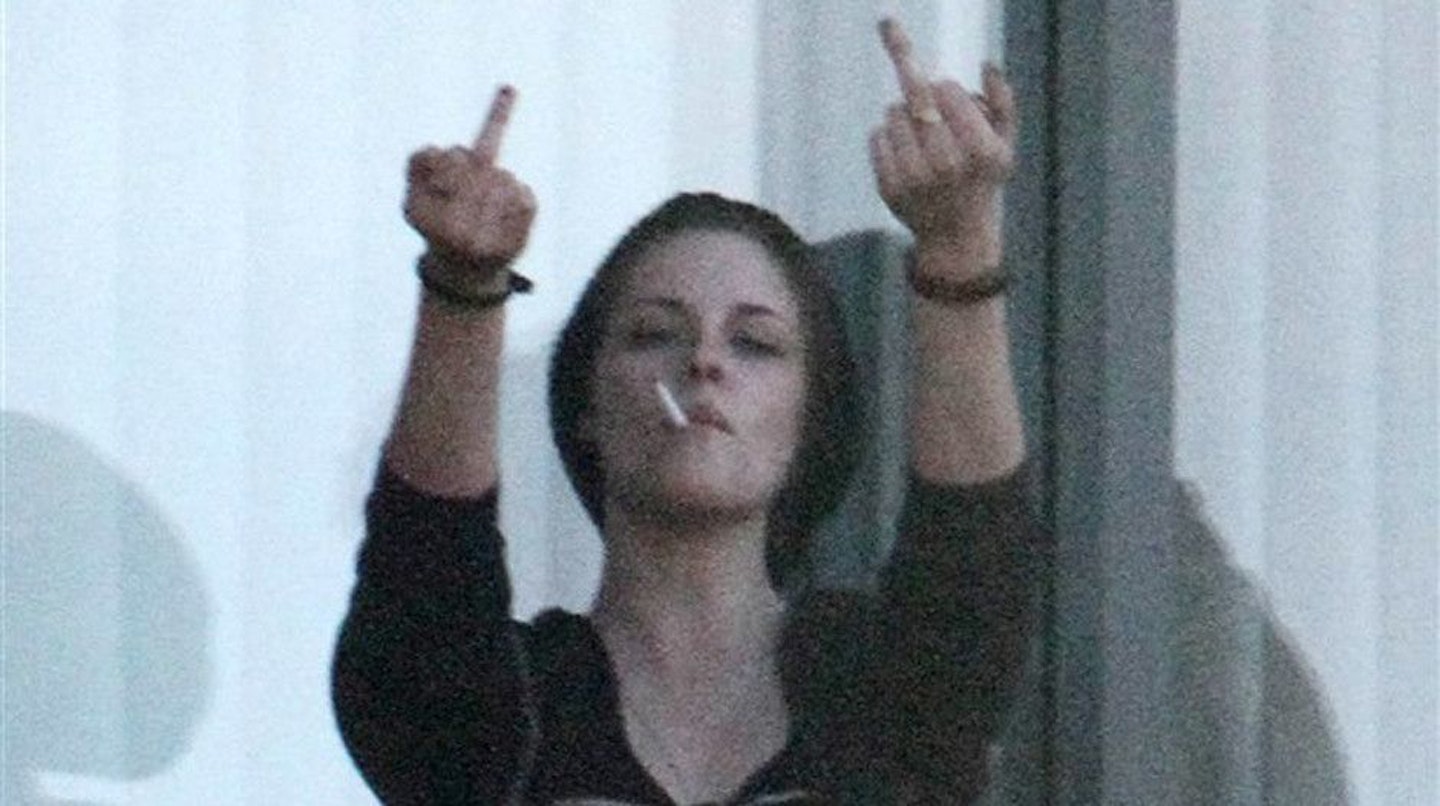 kristen-stewart-smoking