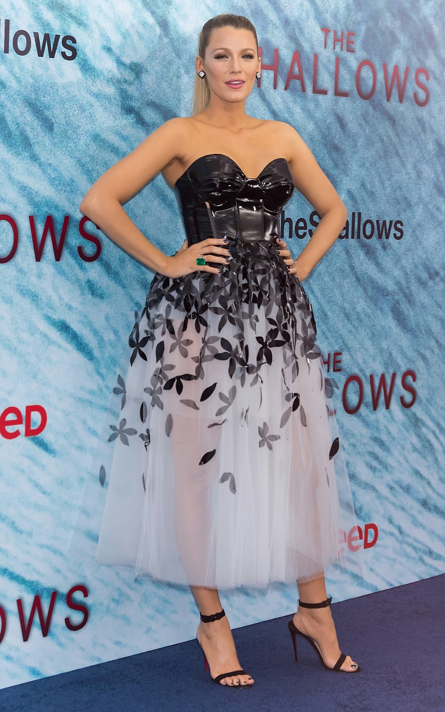 blake lively the shallows premiere