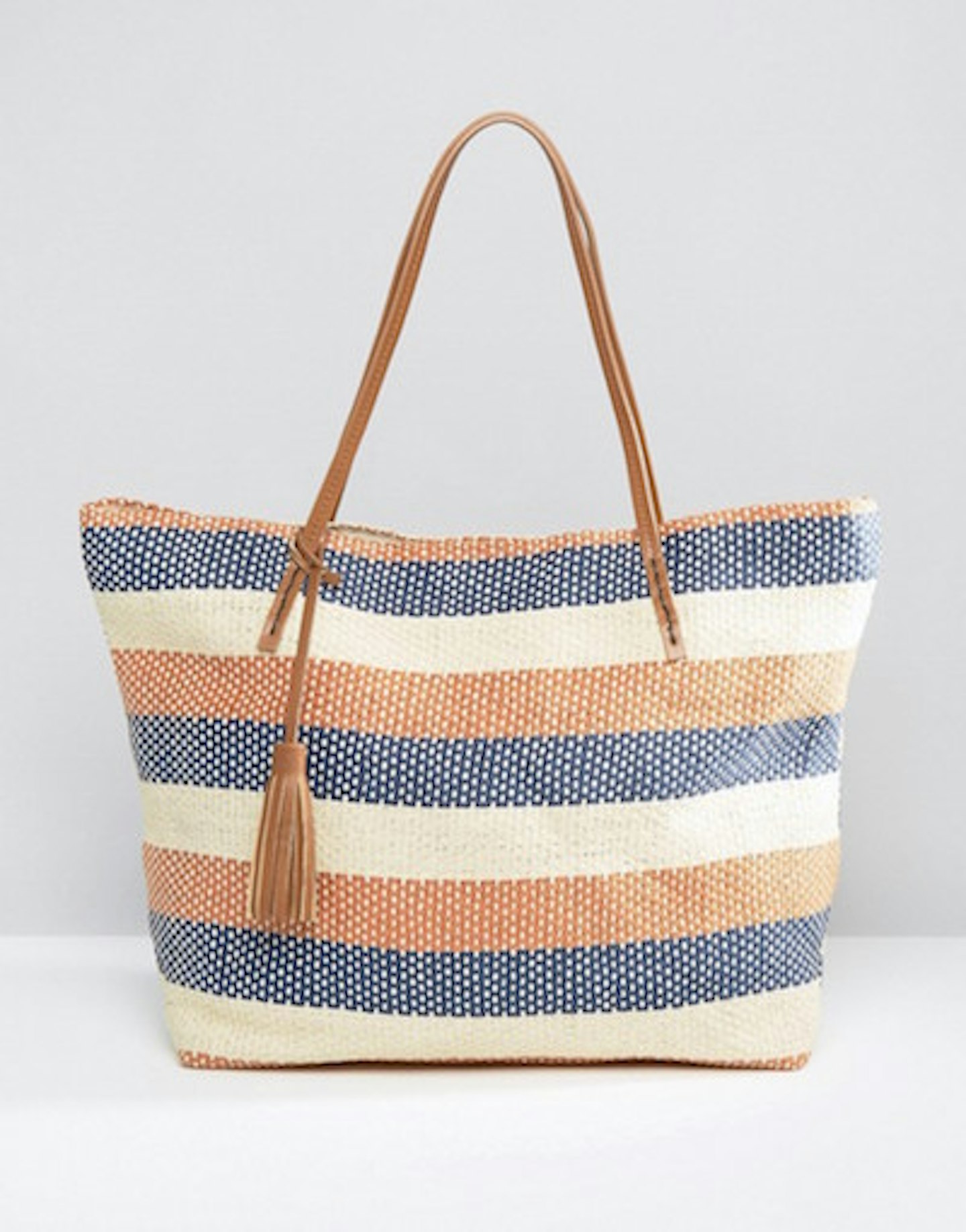 Stripped classic style beach bag.