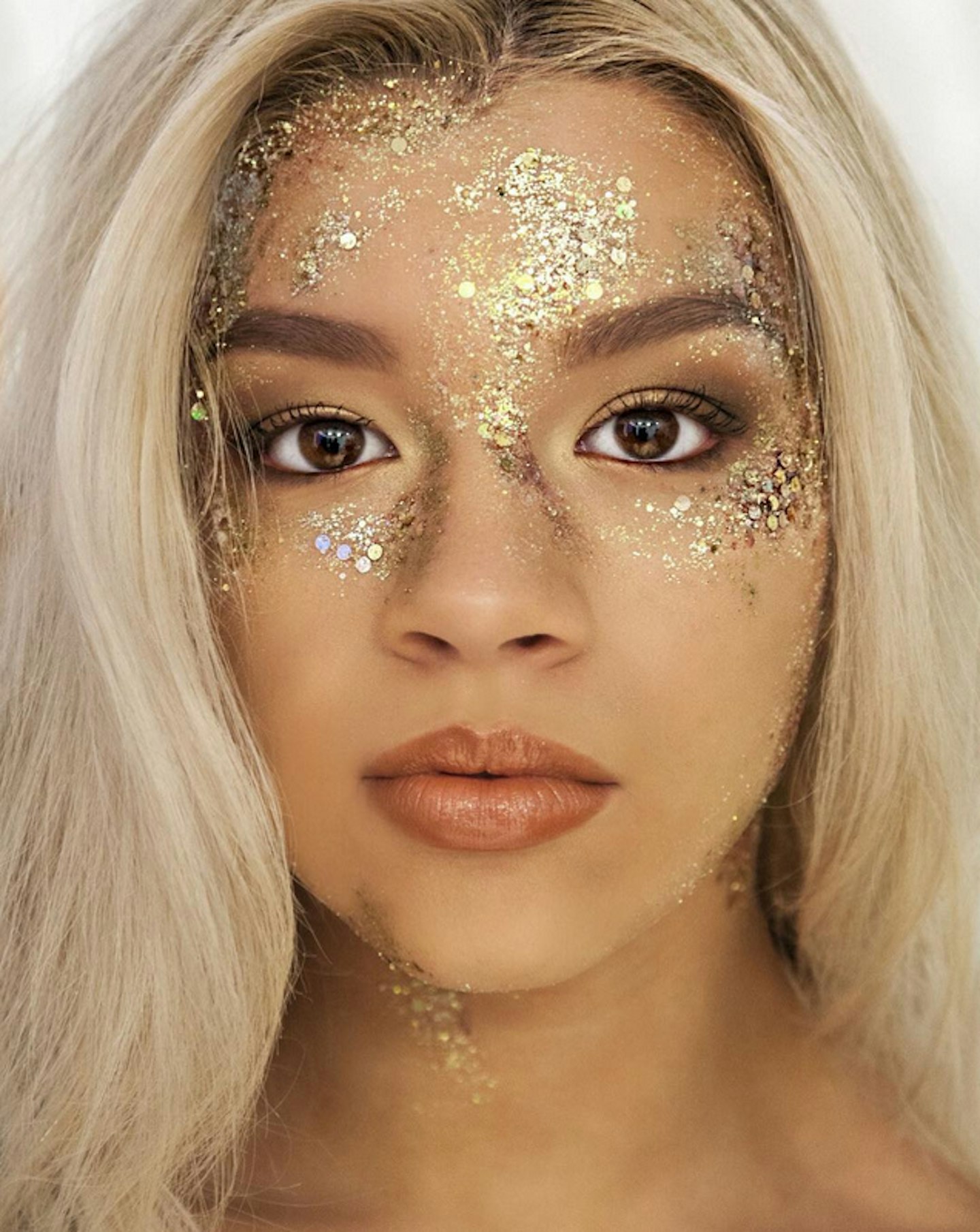 Summer beauty trend: galaxy freckles