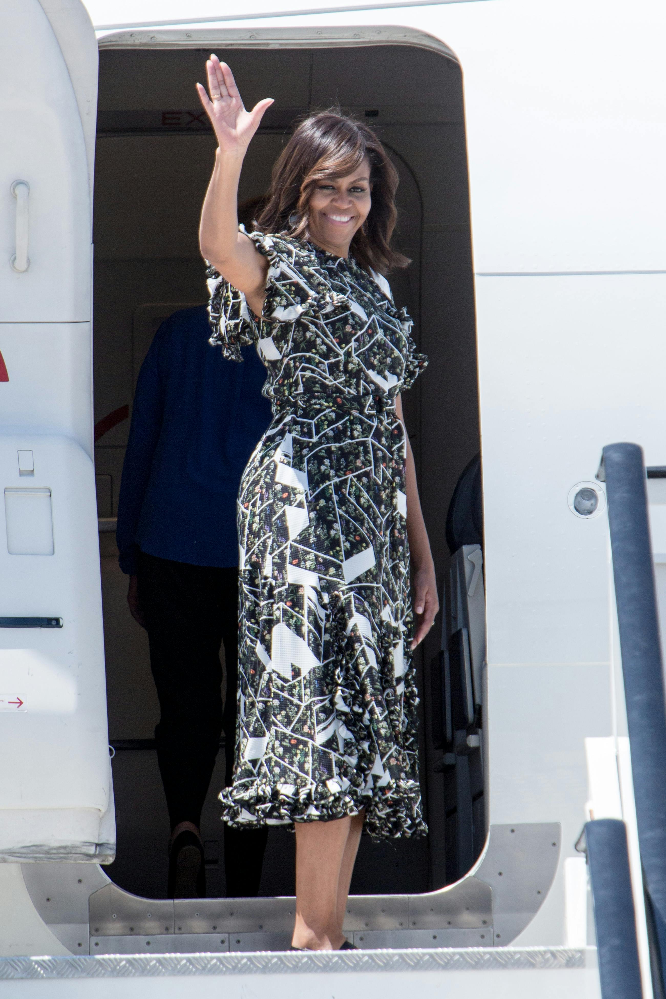 Michelle obama black and white dress hotsell