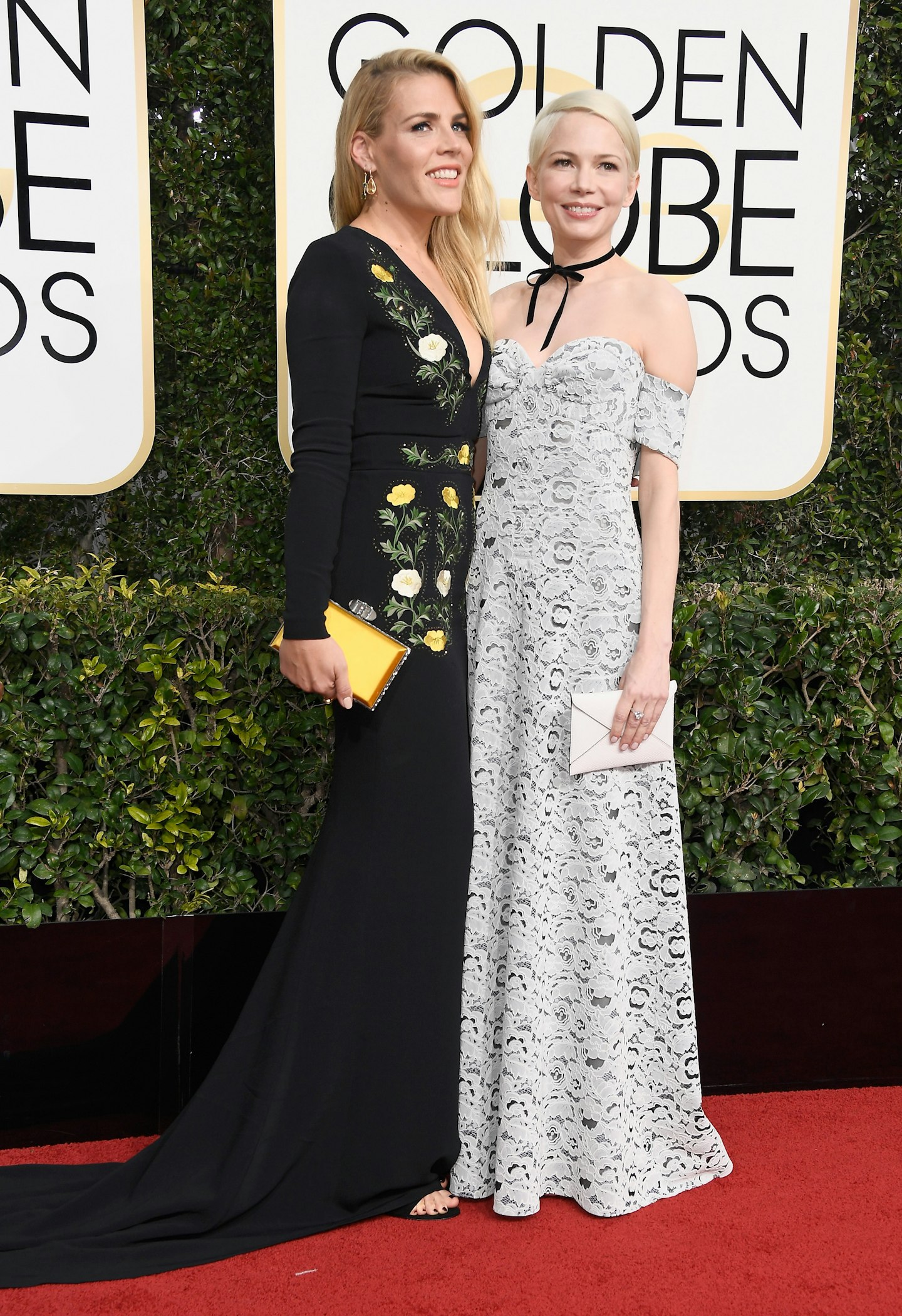 busy philipps michelle williams goldenglobes