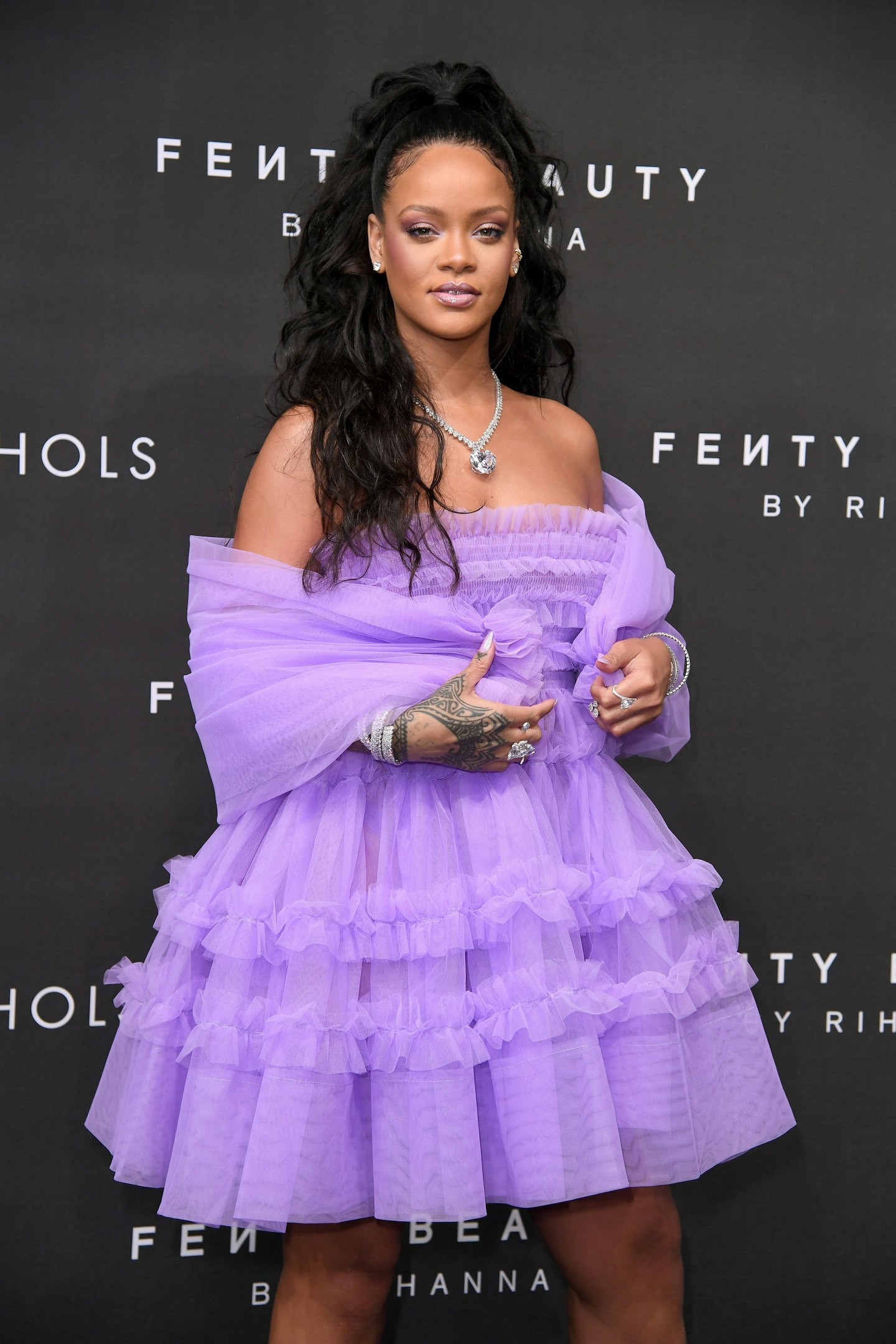 Rihanna fashion outfit