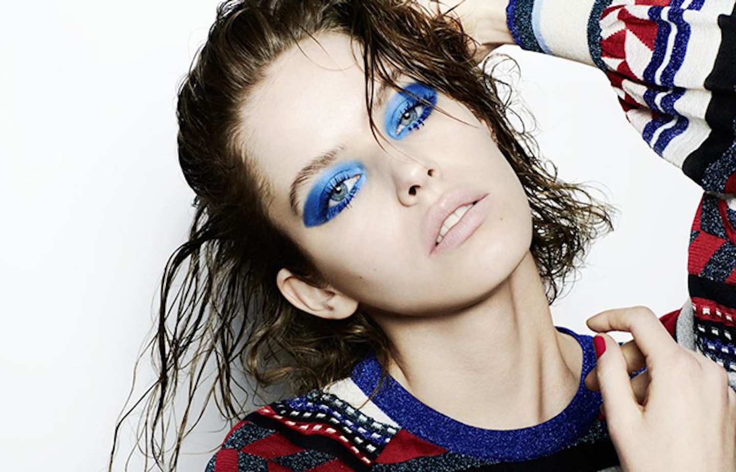 grazia-blue-eye-shadow