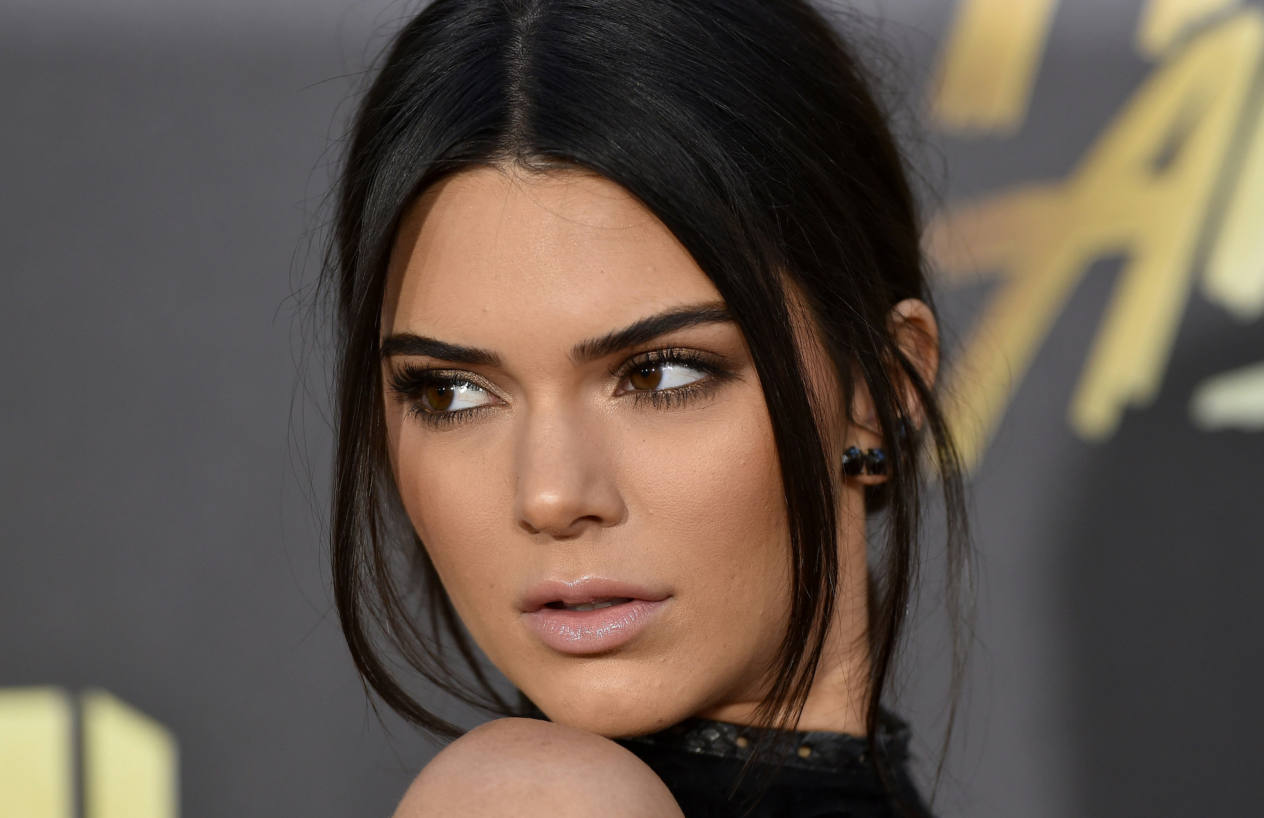 Kim Kardashian Is Over Contouring – Nontouring Makeup Trend