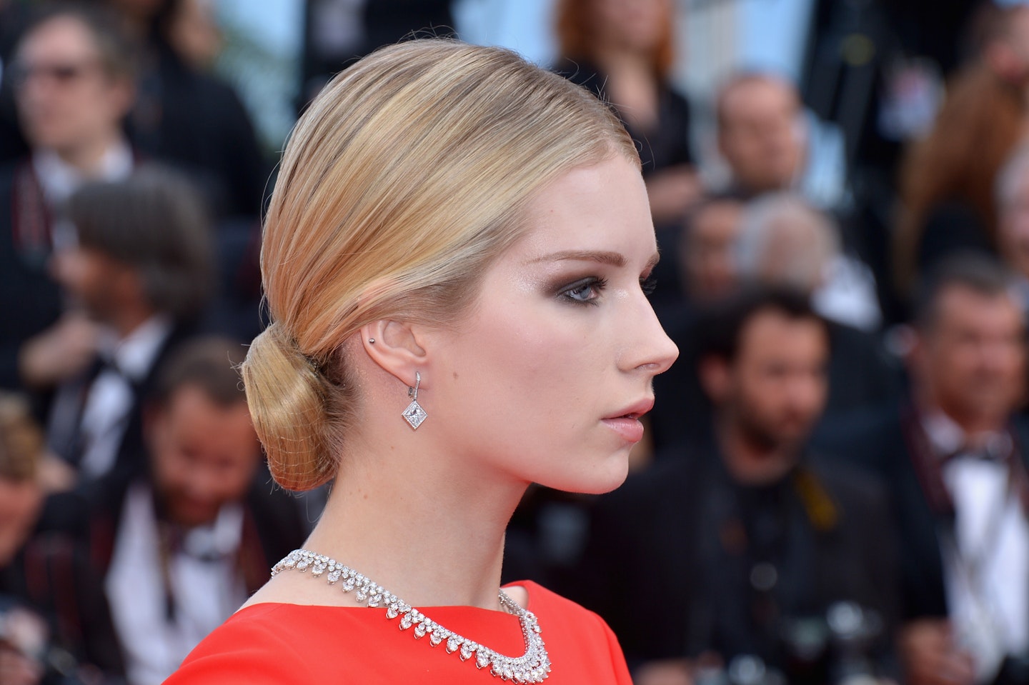 How To Achieve Lottie Moss's Cannes Look