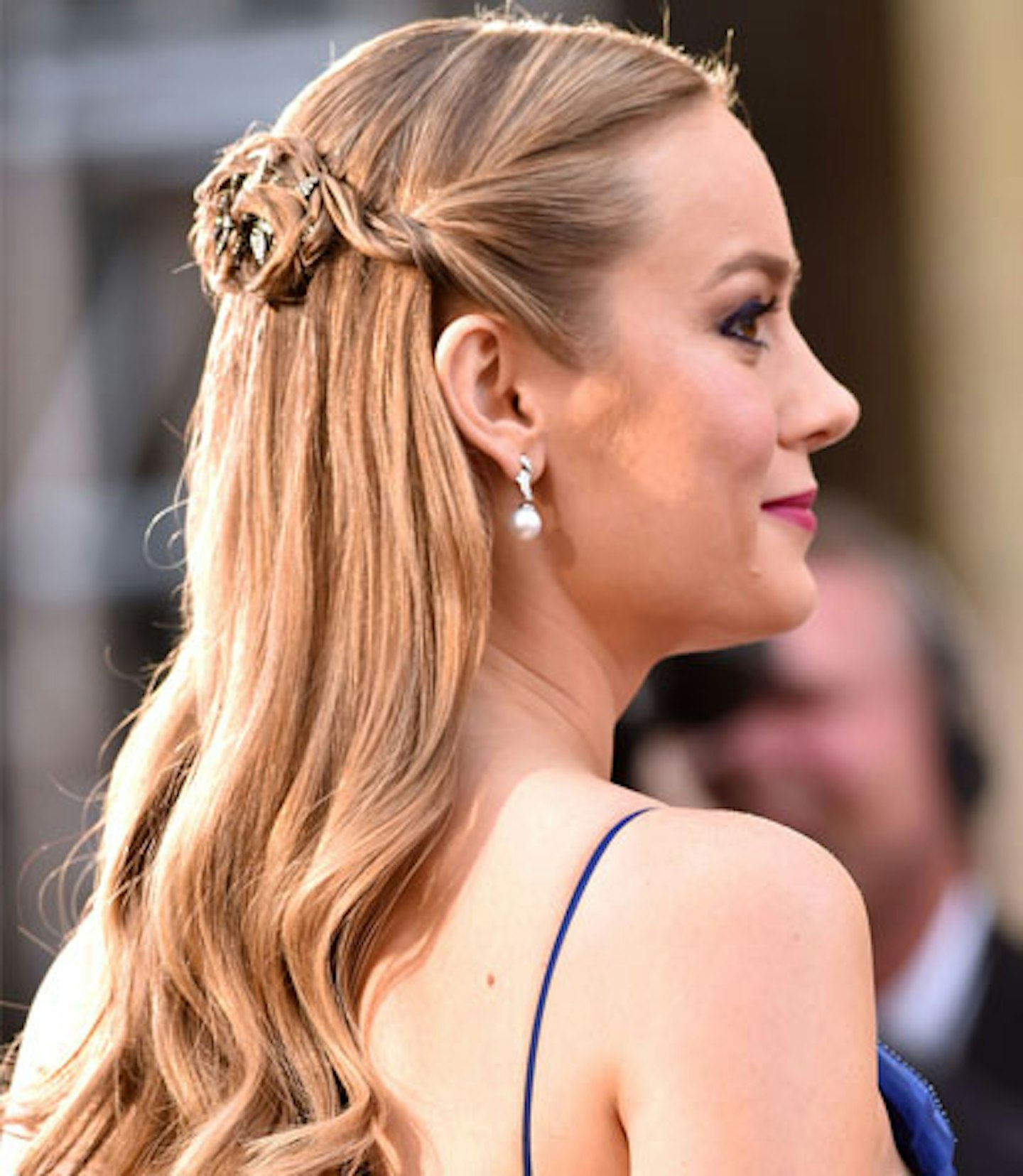 wedding guest hair inspiration brie larson ghd tutorial how to