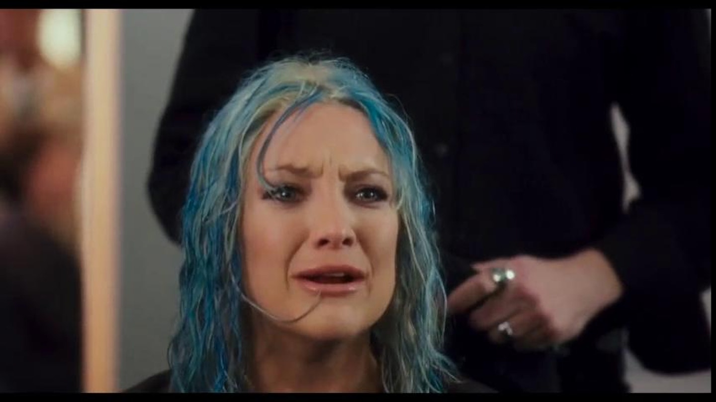 Bride Wars - Kate Hudson stares at hairdresser in horror 