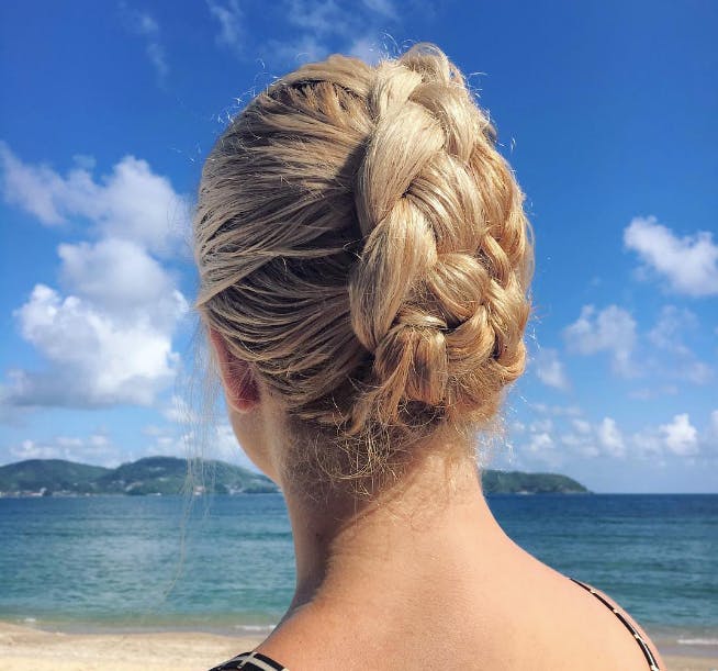 25 Best Ocean-Friendly Hairstyles to Try for Beach Outing 2023
