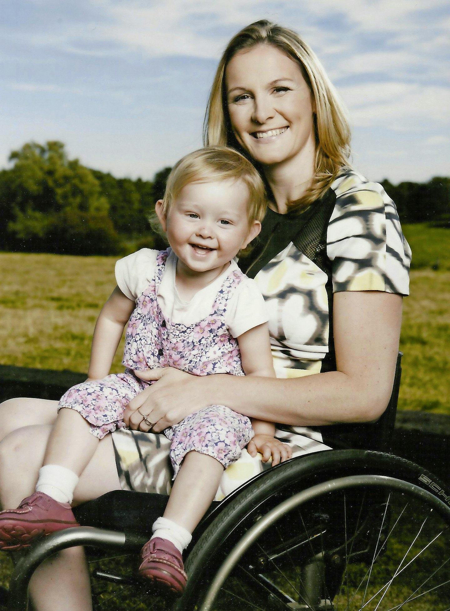 claire-lomas-paralysed-bionic-pregnant-woman