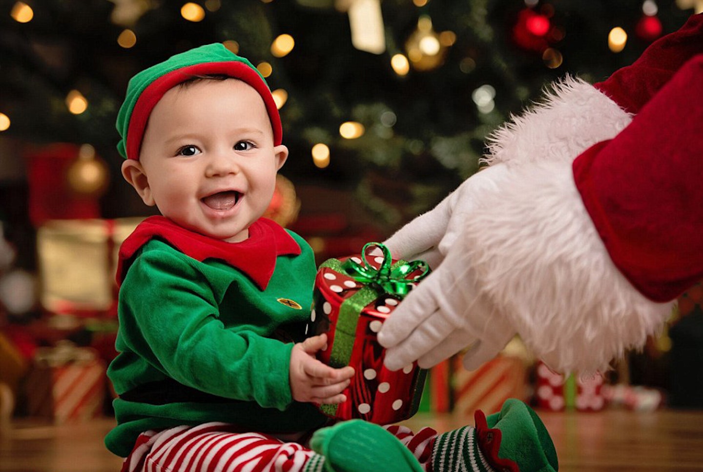 baby meets father christmas for the first time 1