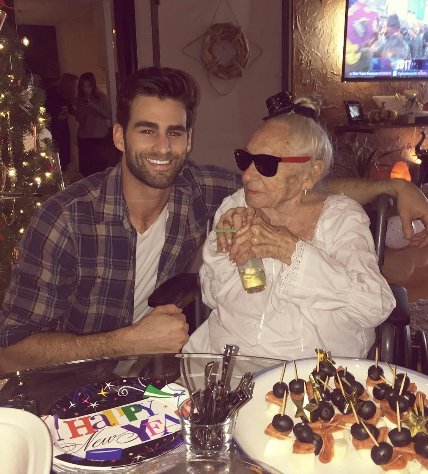 norma-cook-chris-salvatore-actor-old-lady-lived-together-dead