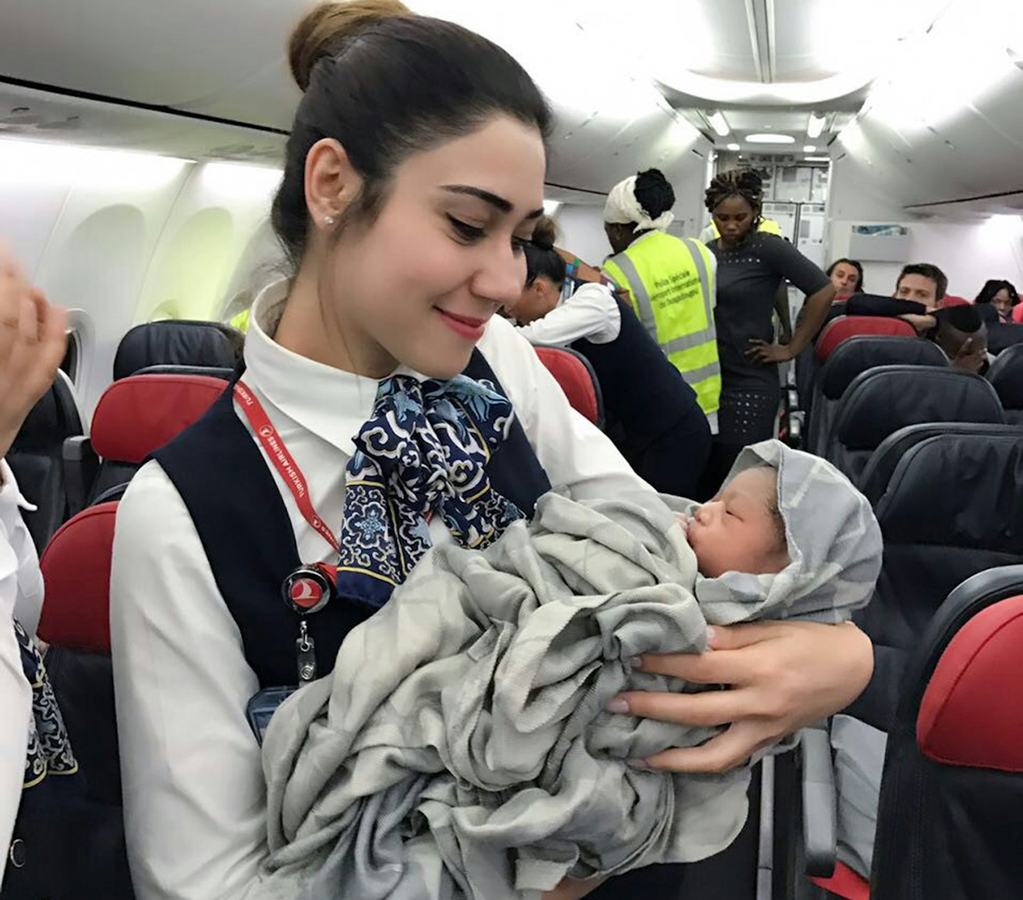 nafi-diaby-gives-birth-flight-42000ft-turkish-airlines-crew-baby-kadiju