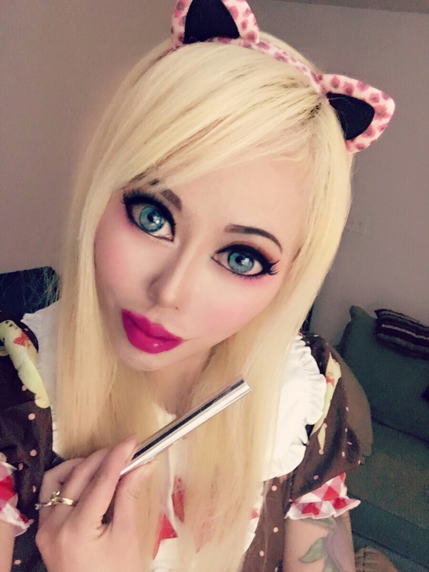 ophelia-vanity-barbie-anime-doll