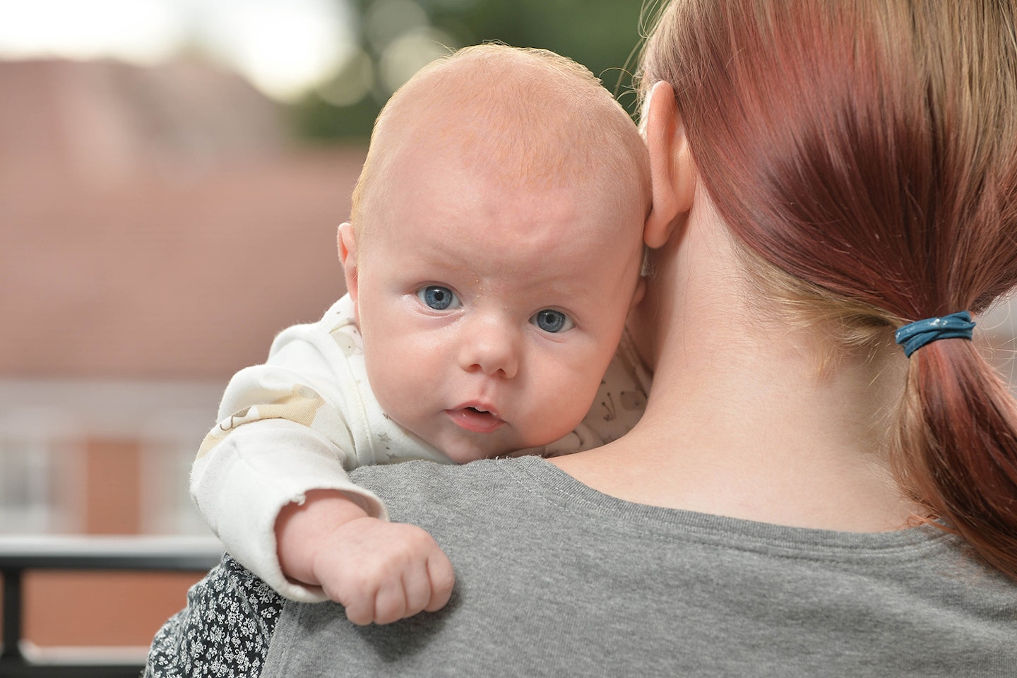 breastfeeding-mum-katherine-guest-baby-zachariah-bus