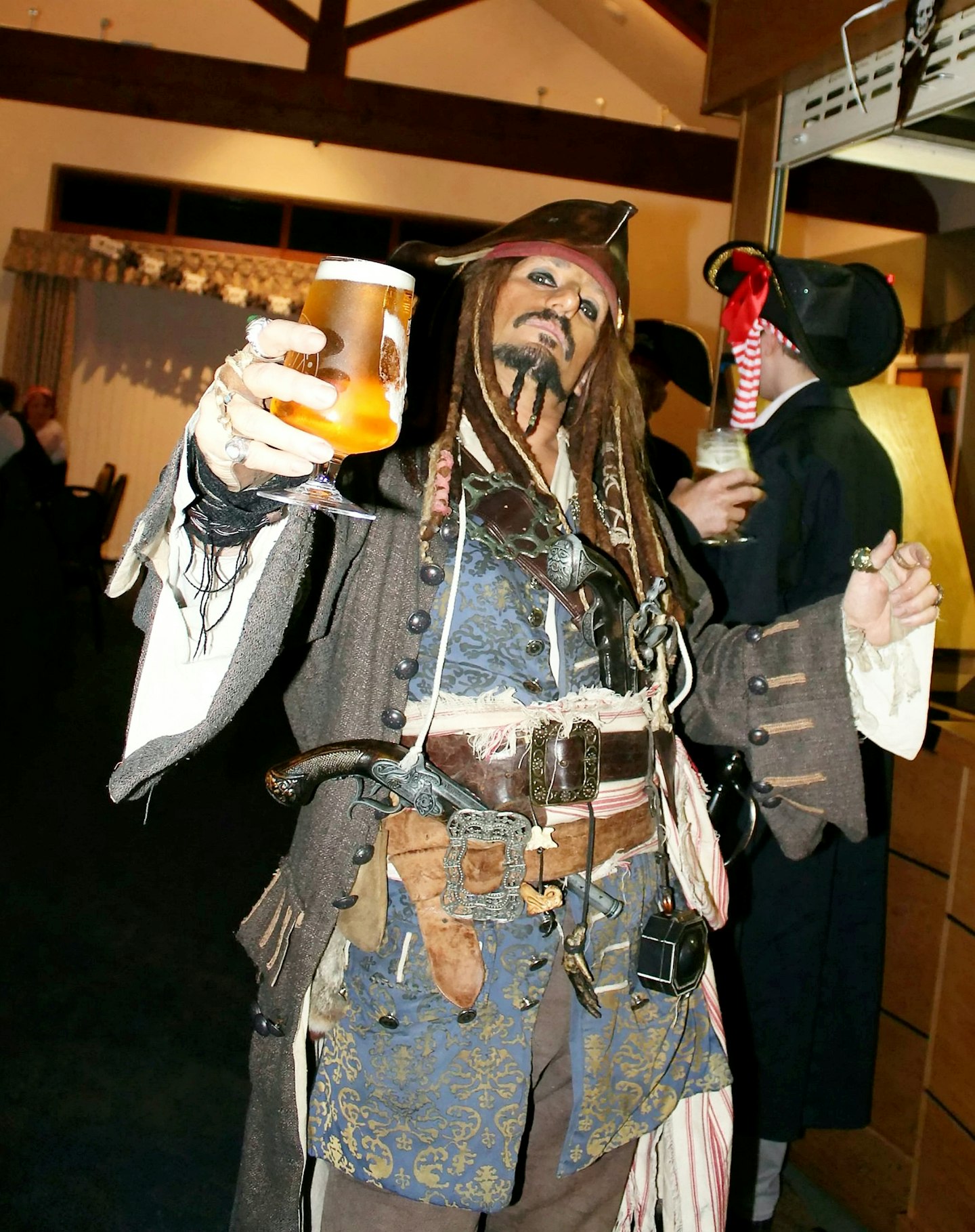 william-helen-taylor-pirates-caribbean-wedding-theme