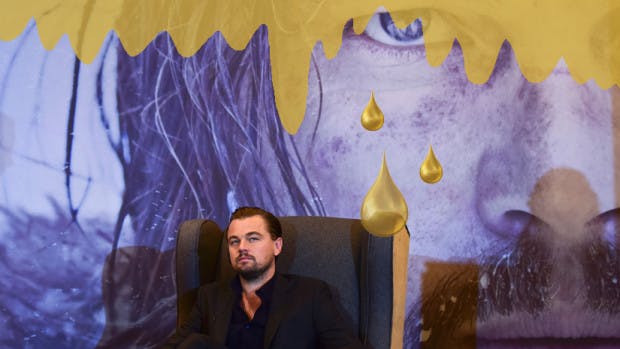 Russian Fans Are Melting Their Jewellery To Make Leonardo DiCaprio His(00)