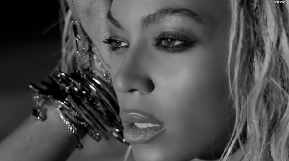 Beyonce debuts Drunk In Love video with hubby Jay Z! Entertainment Heat