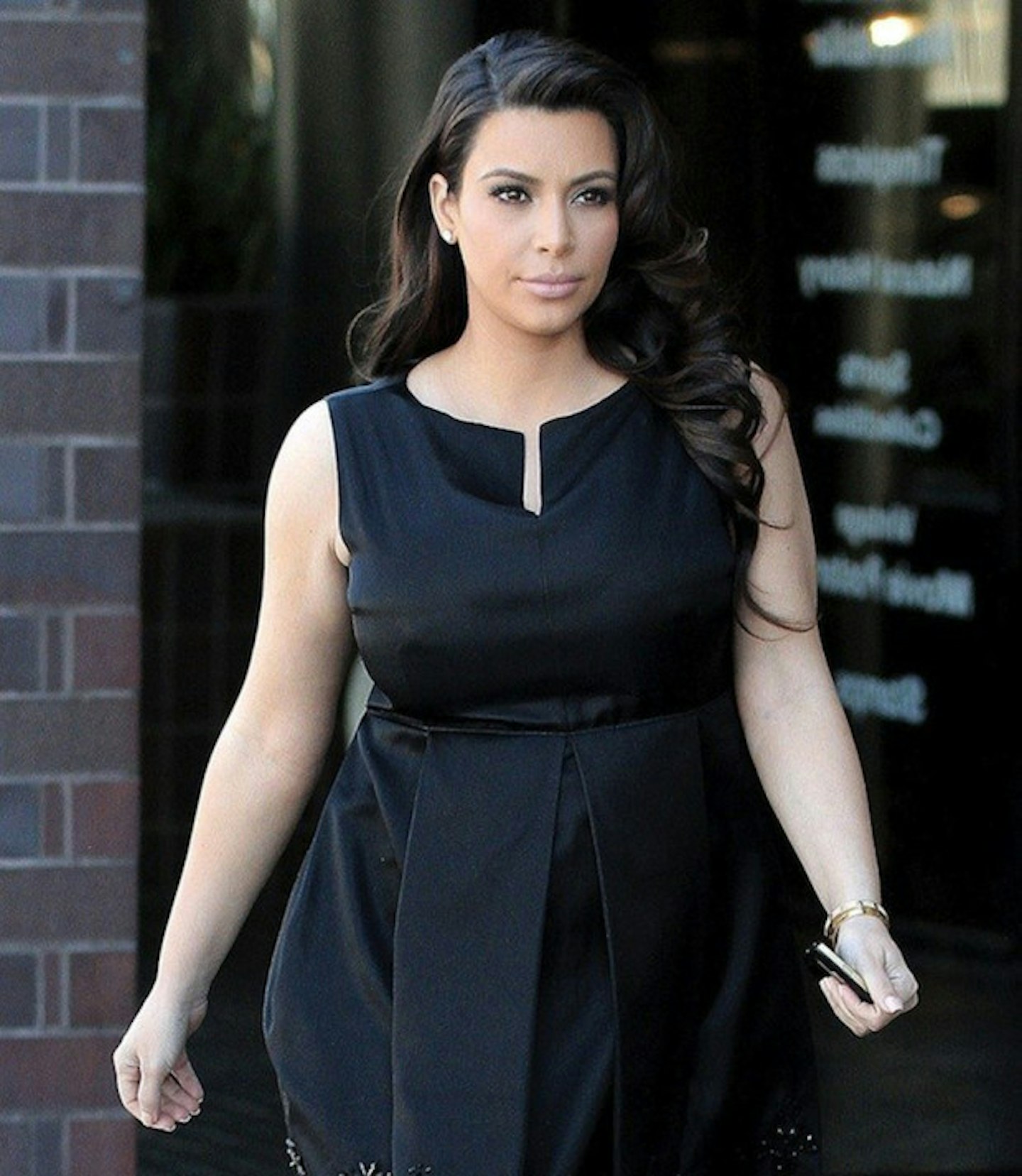 kim-kardashian-walking-black-dress