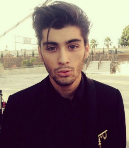 Zayn Malik restyles dodgy long hair as One Direction win at American Music  Awards | Celebrity | Heat