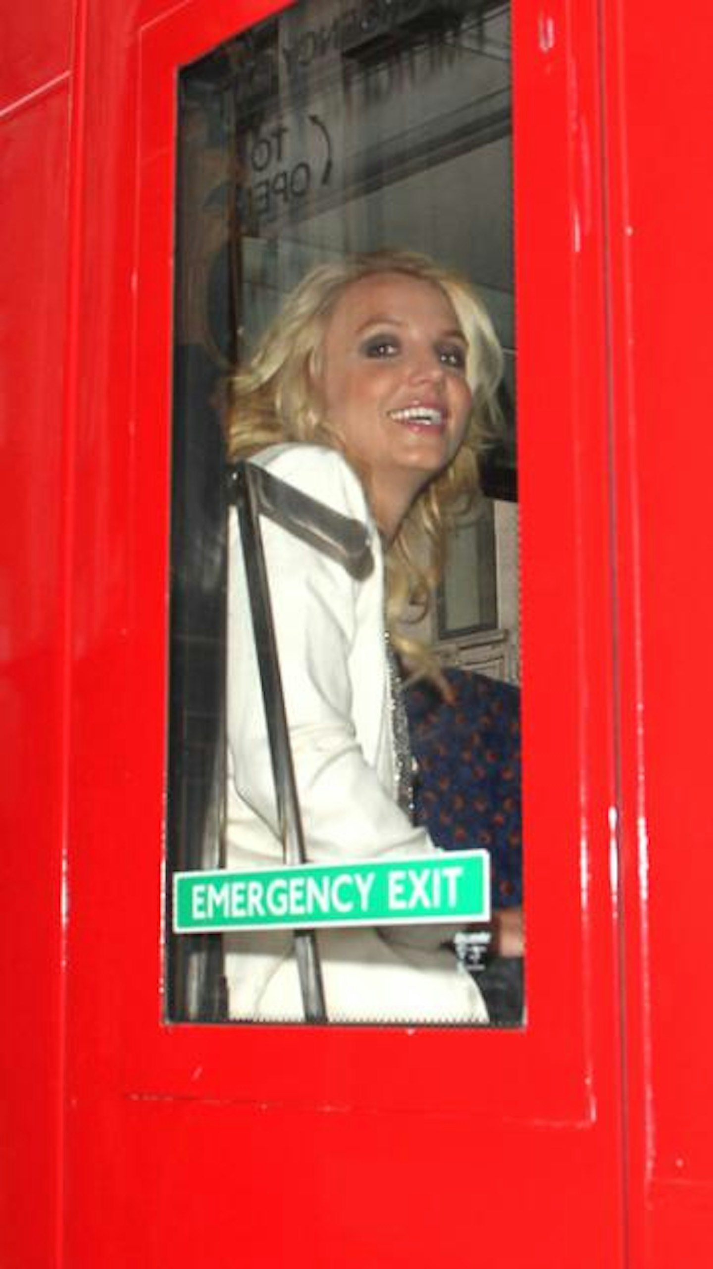 Britney embraces her tourist side
