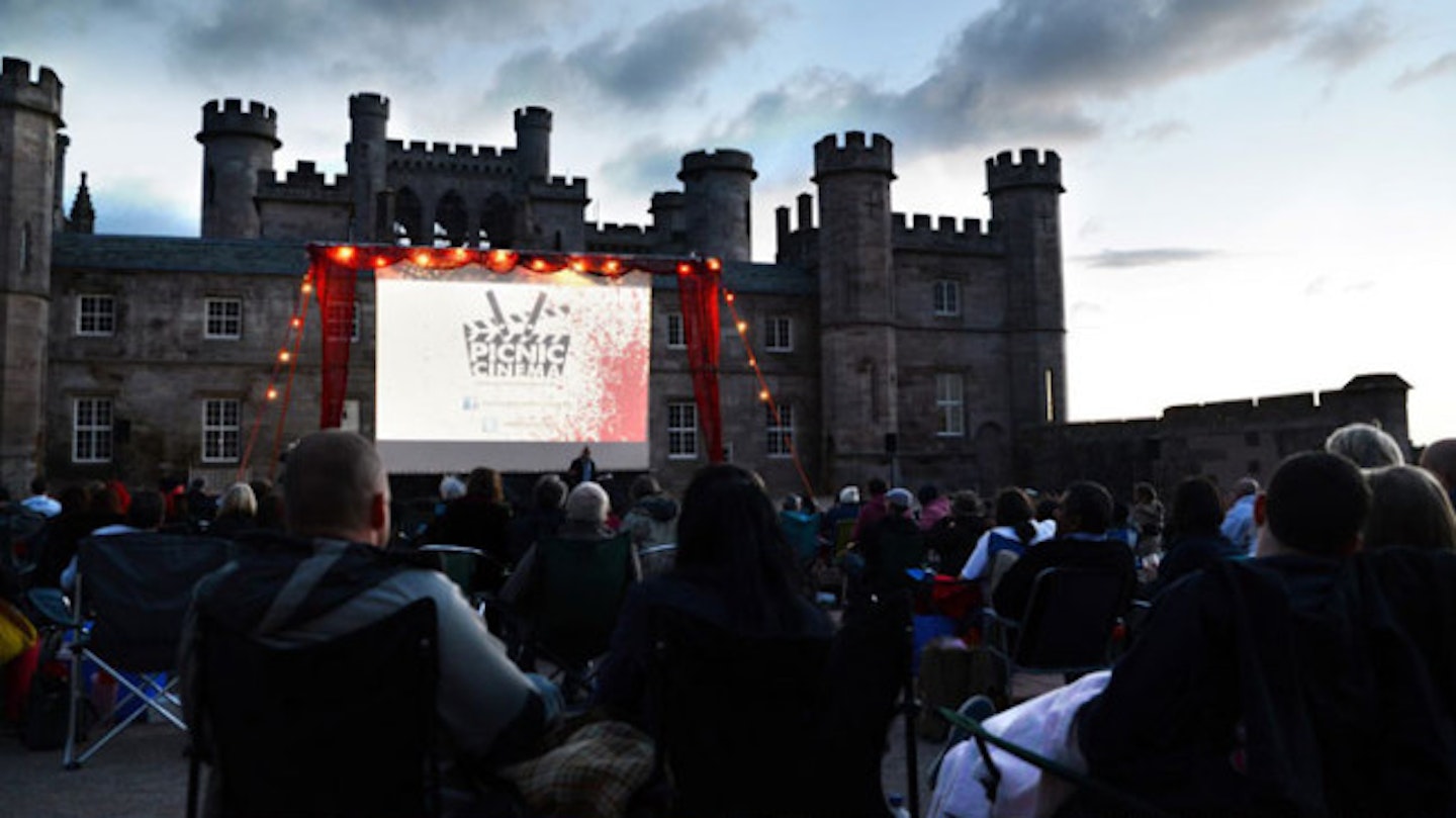 outdoor-cinema-uk-2015-picnic