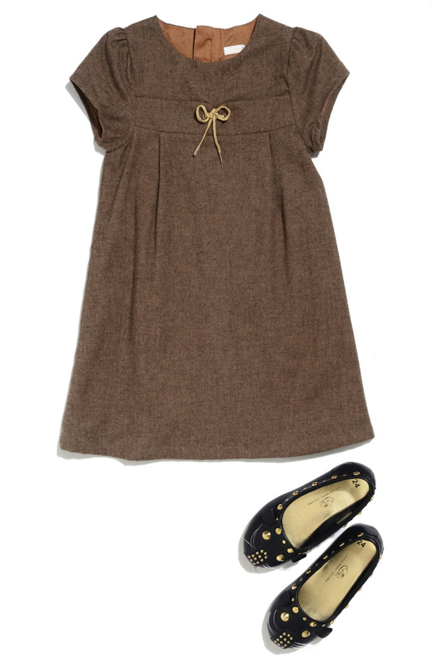Chloe brown dress with gold bow and Marc Jacobs black cat pumps