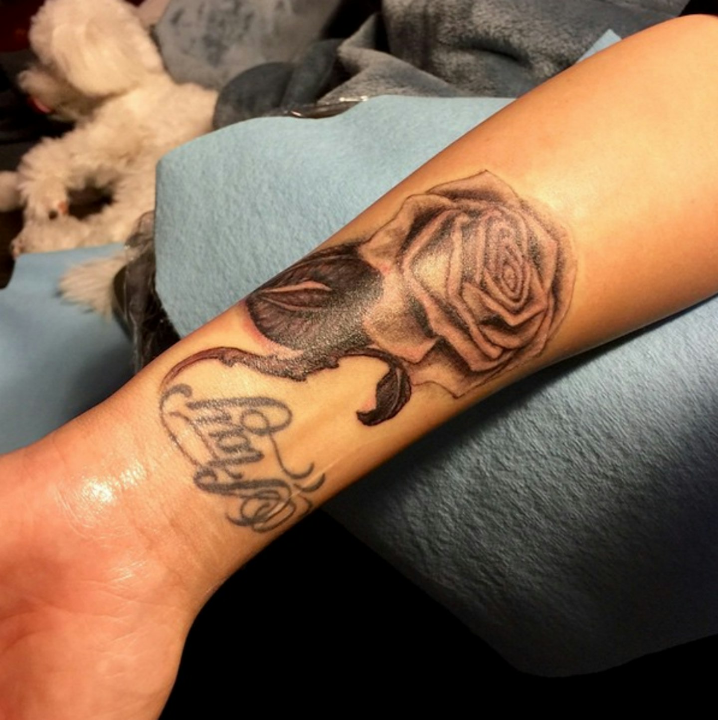 Demi covered her 'pink lips' with this beautiful rose tattoo.