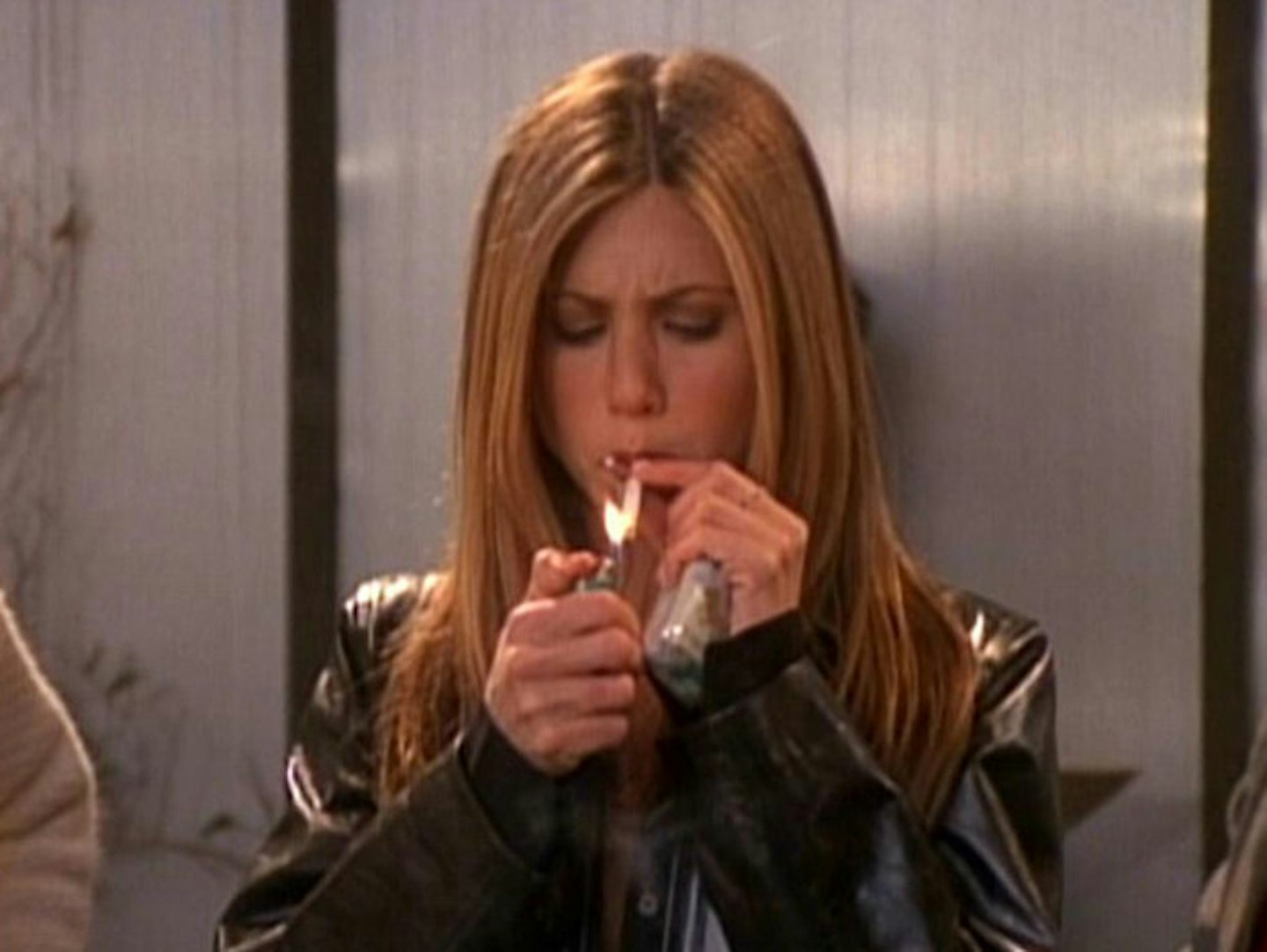5x18_Rachel_smokes
