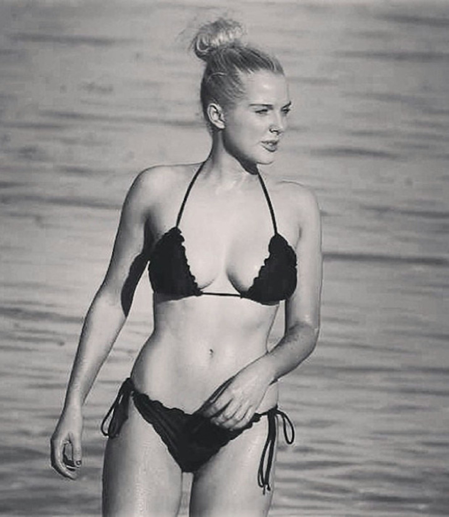 Helen-Flanagan-black-bikini-sea