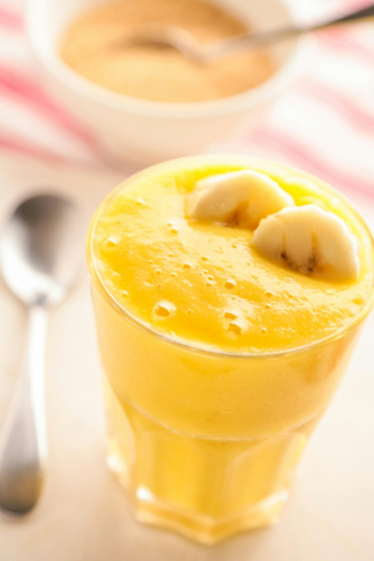 6. Banana Mango Smoothie