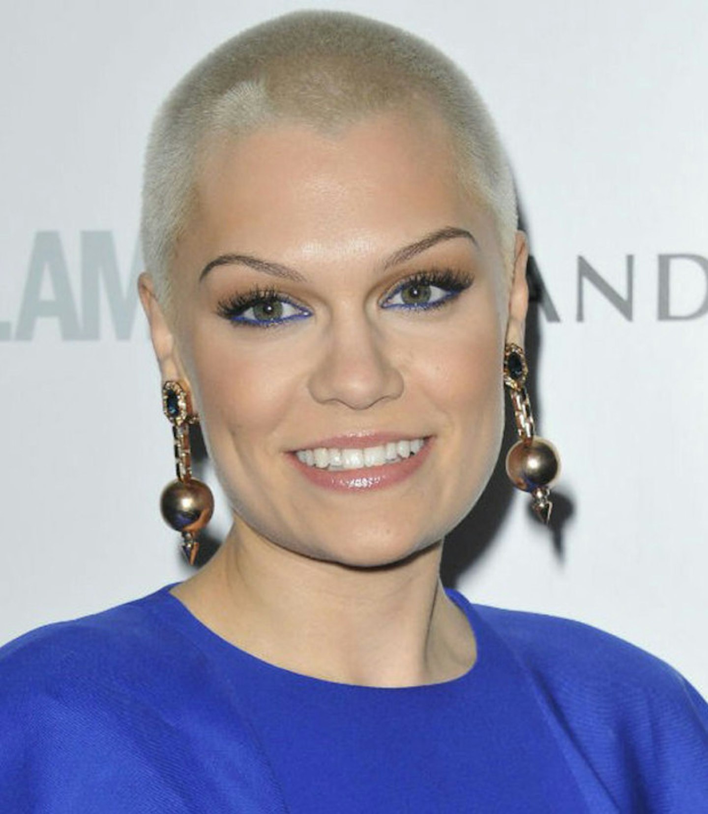 jessie-j-shaved-head-blonde