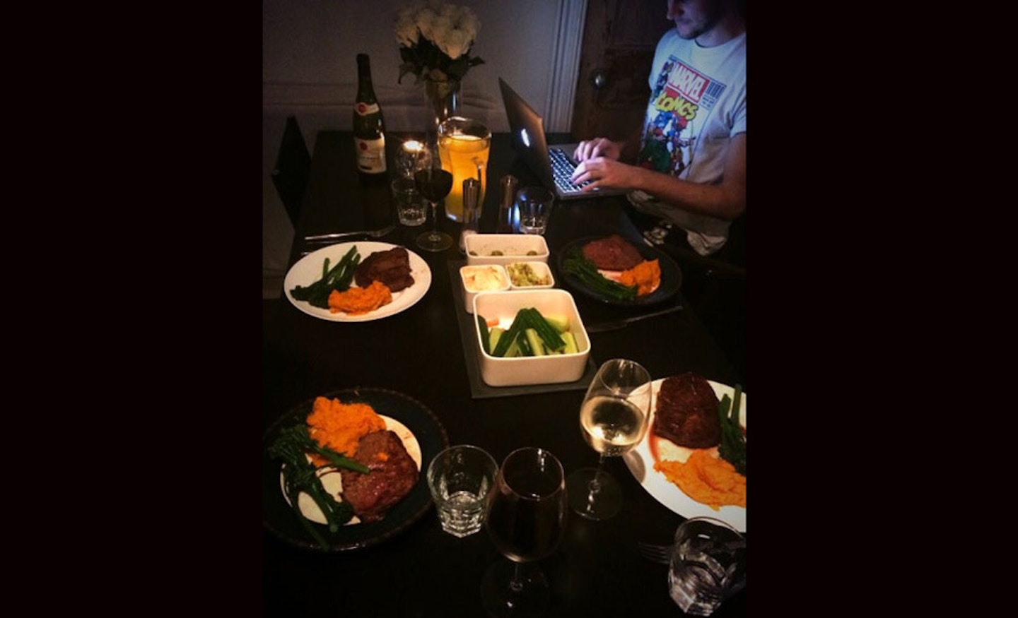 I cooked dinner for @JimsTweetings @MarcusButlerTv & @niomismart this evening! Steaks, sweet potato & broccoli.