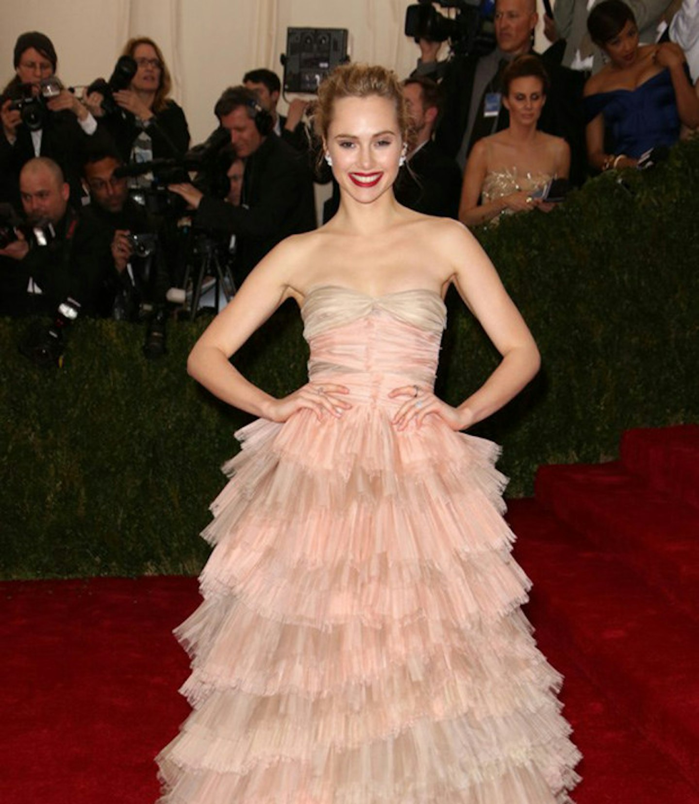 Suki Waterhouse Burberry