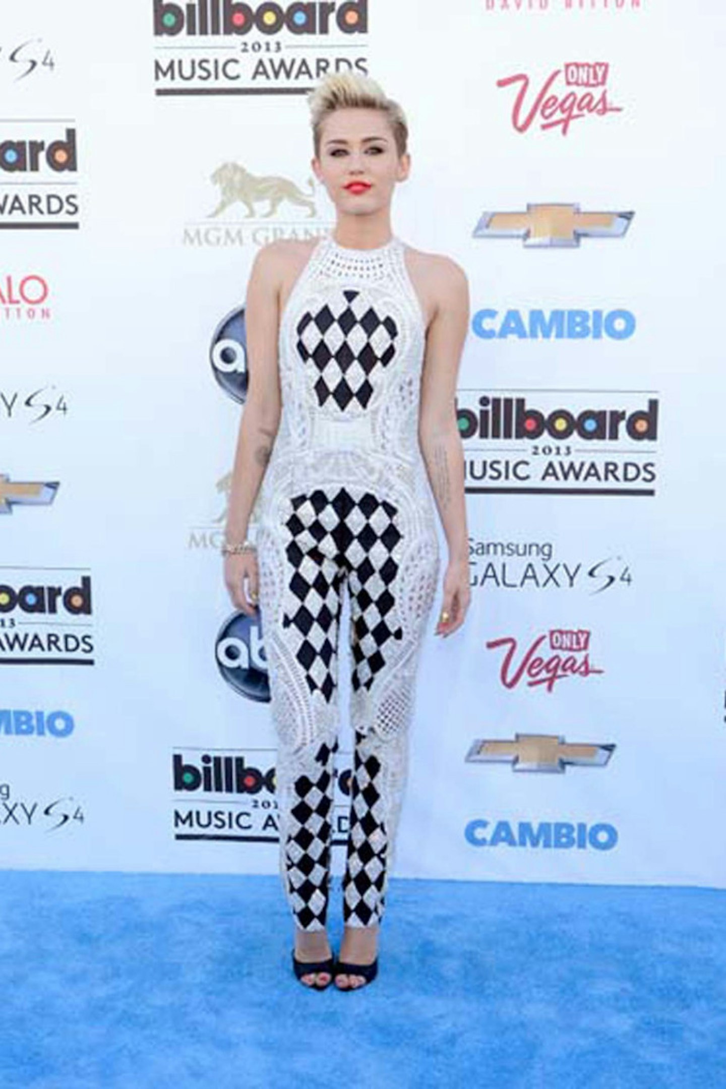 Miley Cyrus in Balmain at 2013 Billboard Music Awards – 19 May 2013